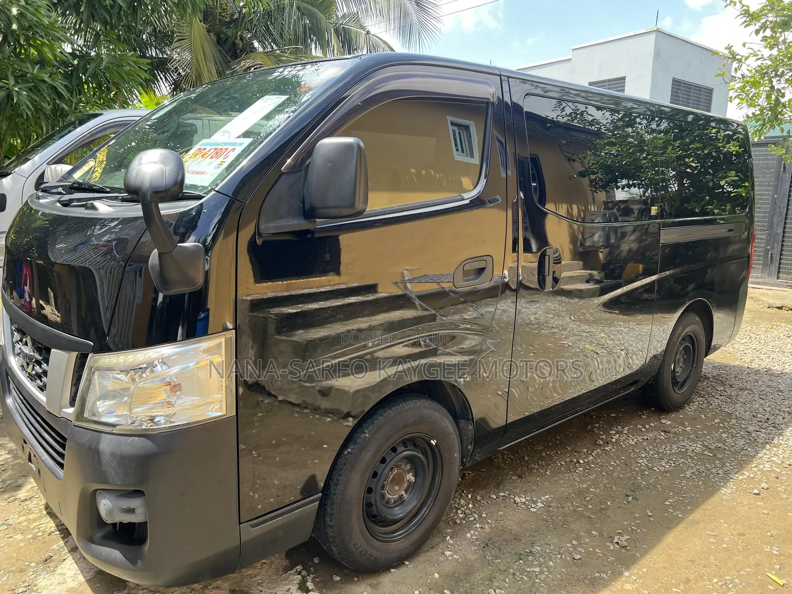 Nissan Caravan (Urvan) 2015 Black