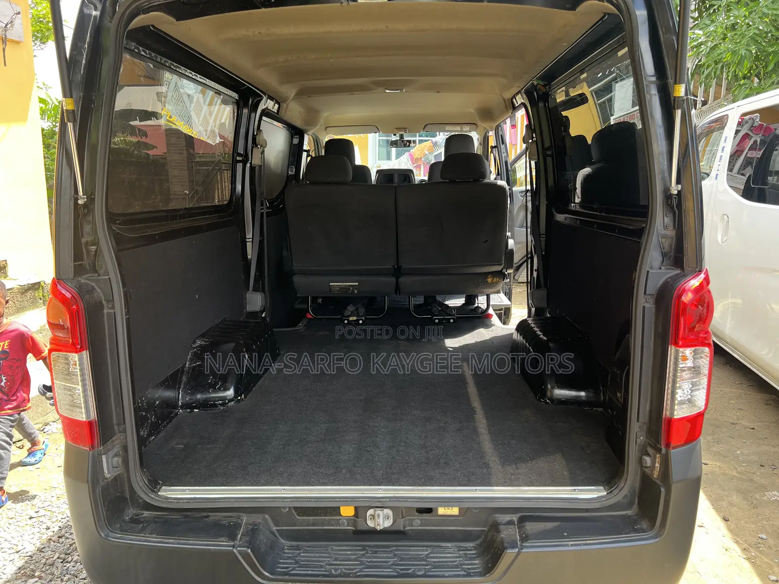Nissan Caravan (Urvan) 2015 Black