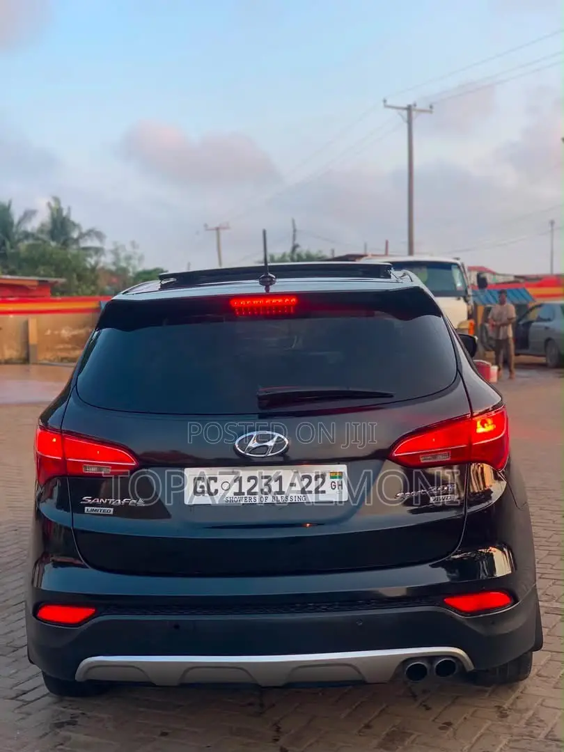 Hyundai Santa Fe 2015 Black