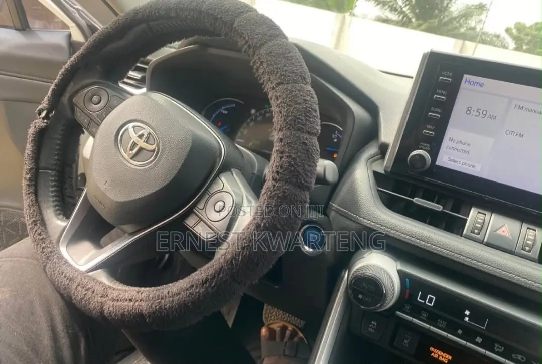 Toyota RAV4 2021 White