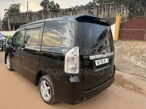 Toyota Voxy 2013 Black