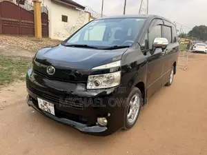 Toyota Voxy 2013 Black