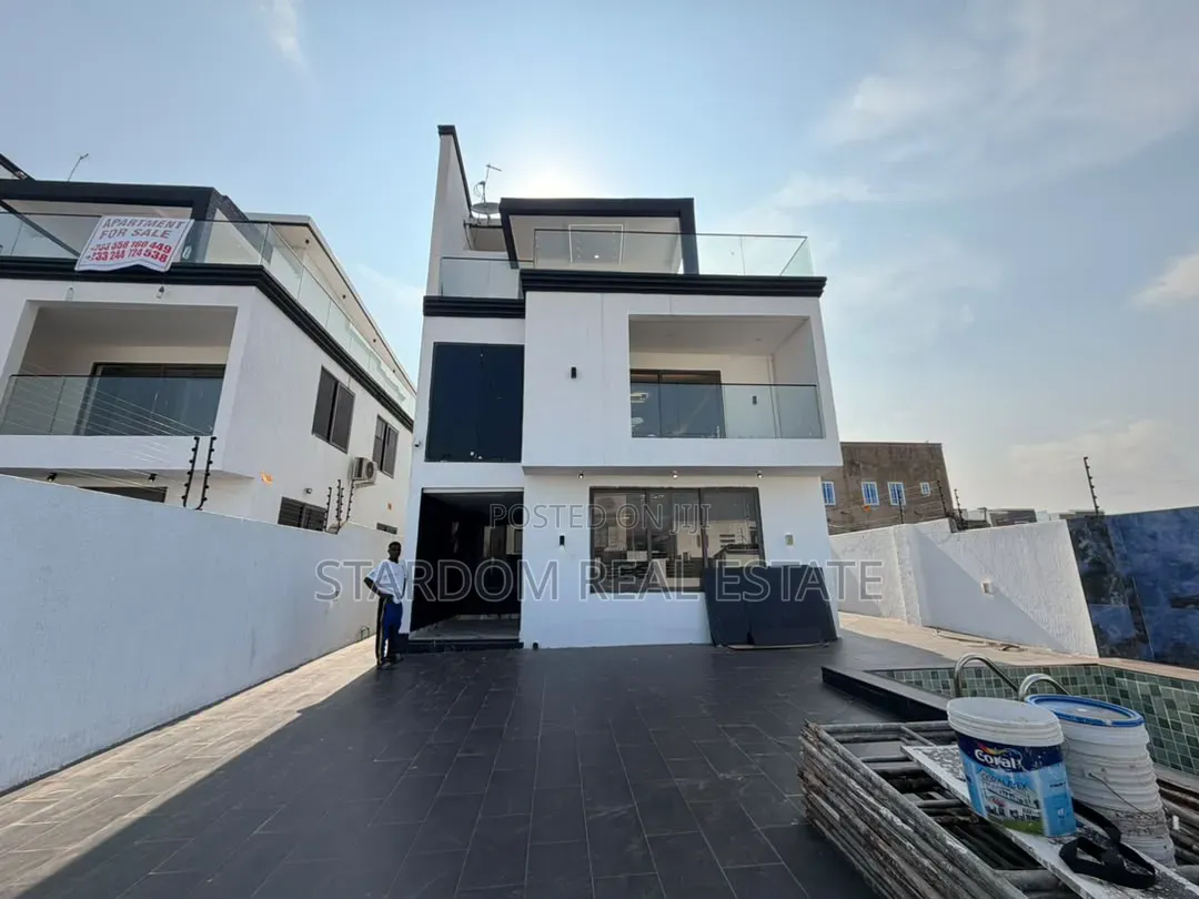 4bdrm Duplex in East Legon Hills, Lake Side Estate for sale