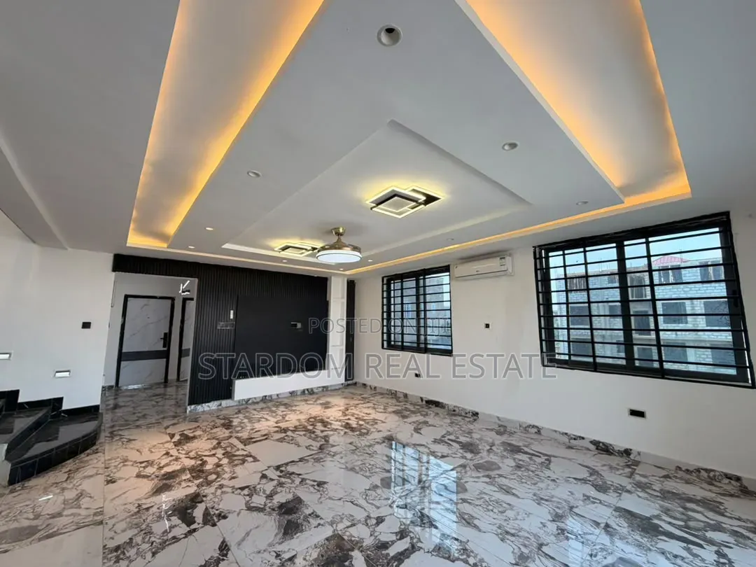4bdrm Duplex in East Legon Hills, Lake Side Estate for sale