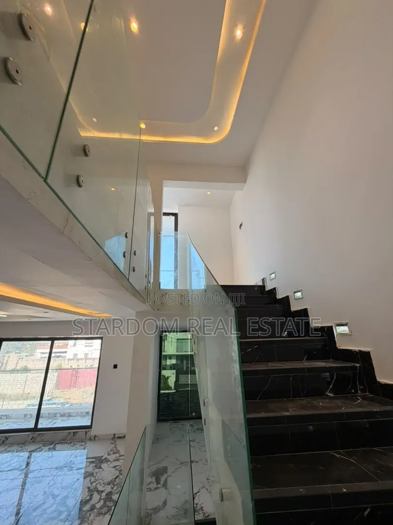 4bdrm Duplex in East Legon Hills, Lake Side Estate for sale