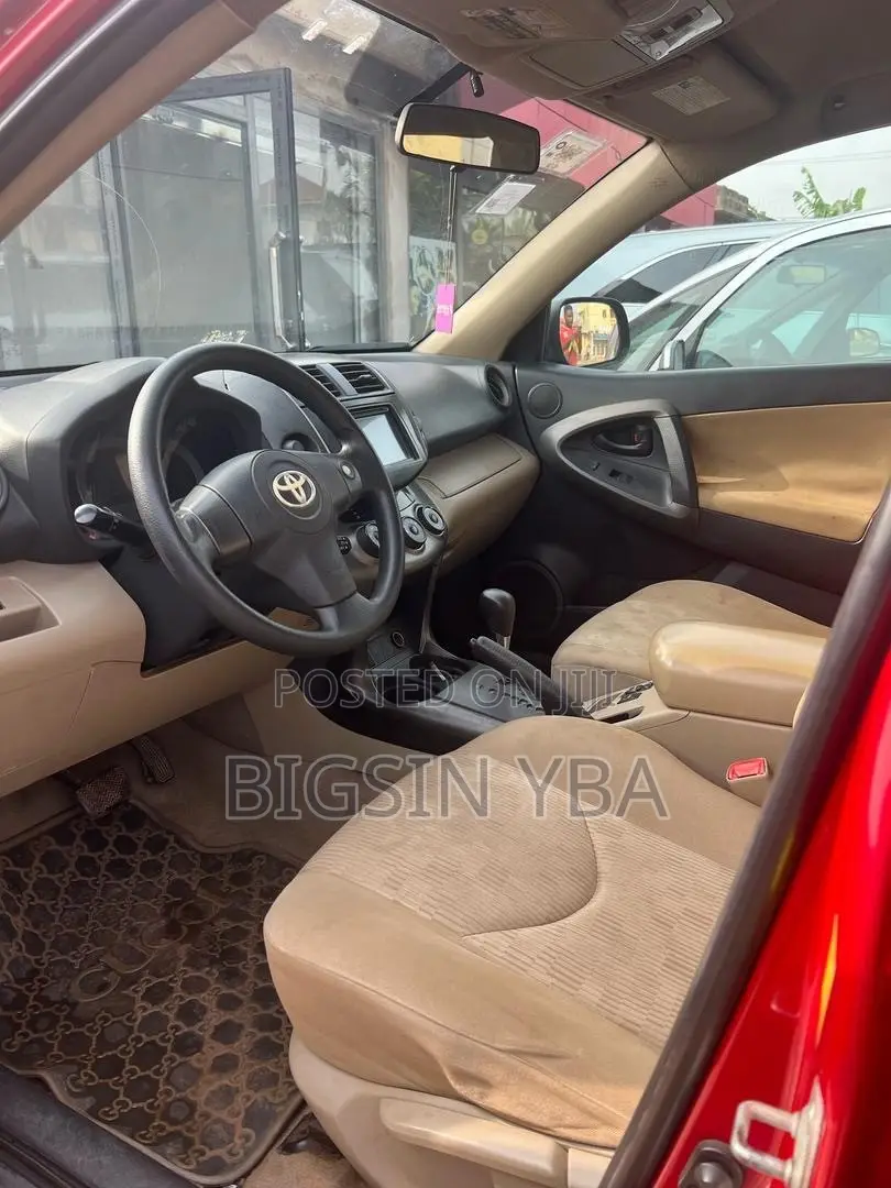 Toyota RAV4 4x4 2009 Red
