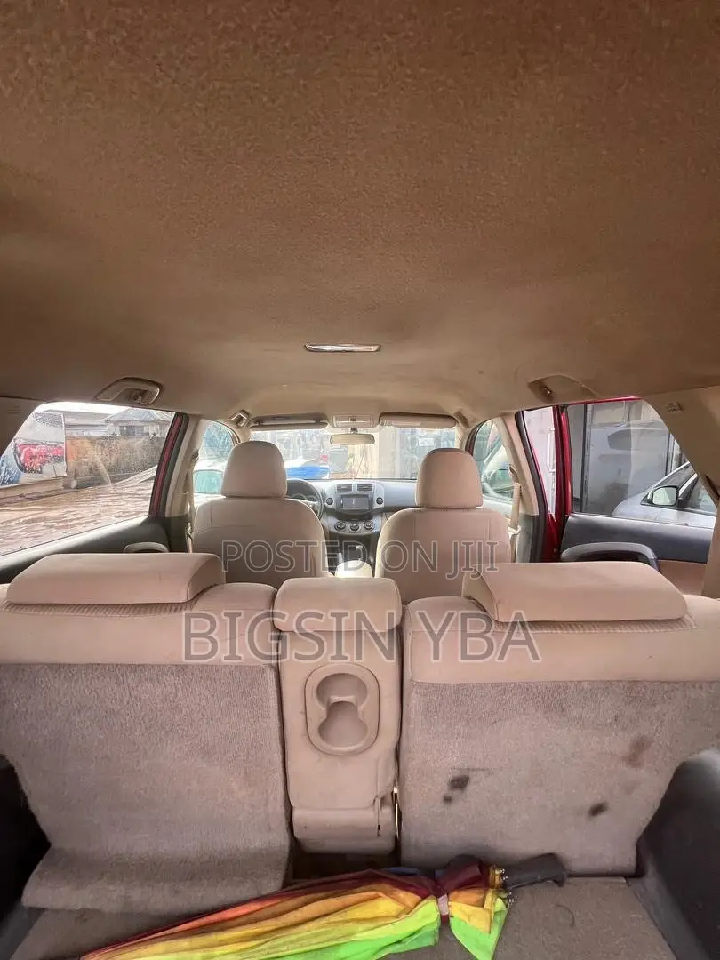 Toyota RAV4 4x4 2009 Red