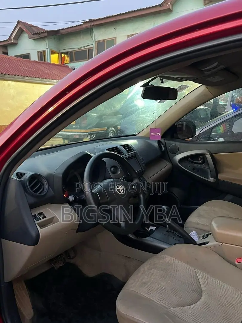 Toyota RAV4 4x4 2009 Red