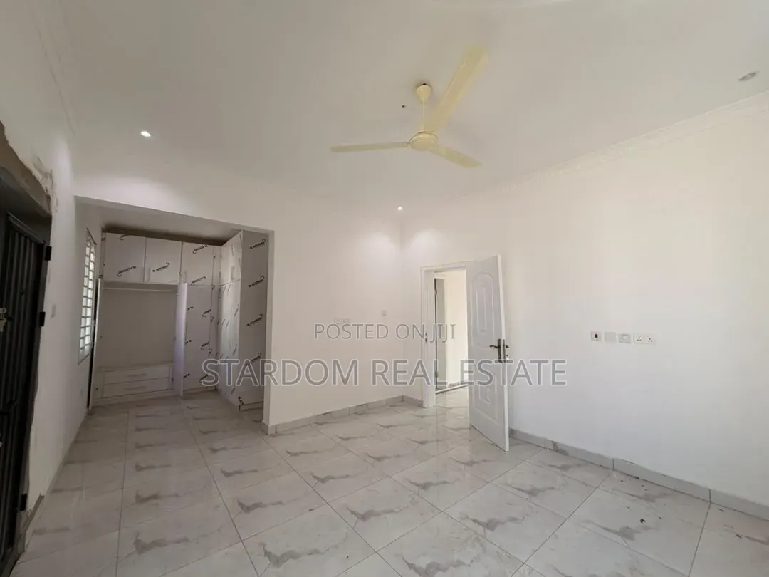 2bdrm Townhouse / Terrace in Ashaley Botwe, Nmai-Dzorn for rent