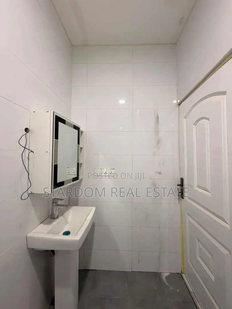 2bdrm Townhouse / Terrace in Ashaley Botwe, Nmai-Dzorn for rent