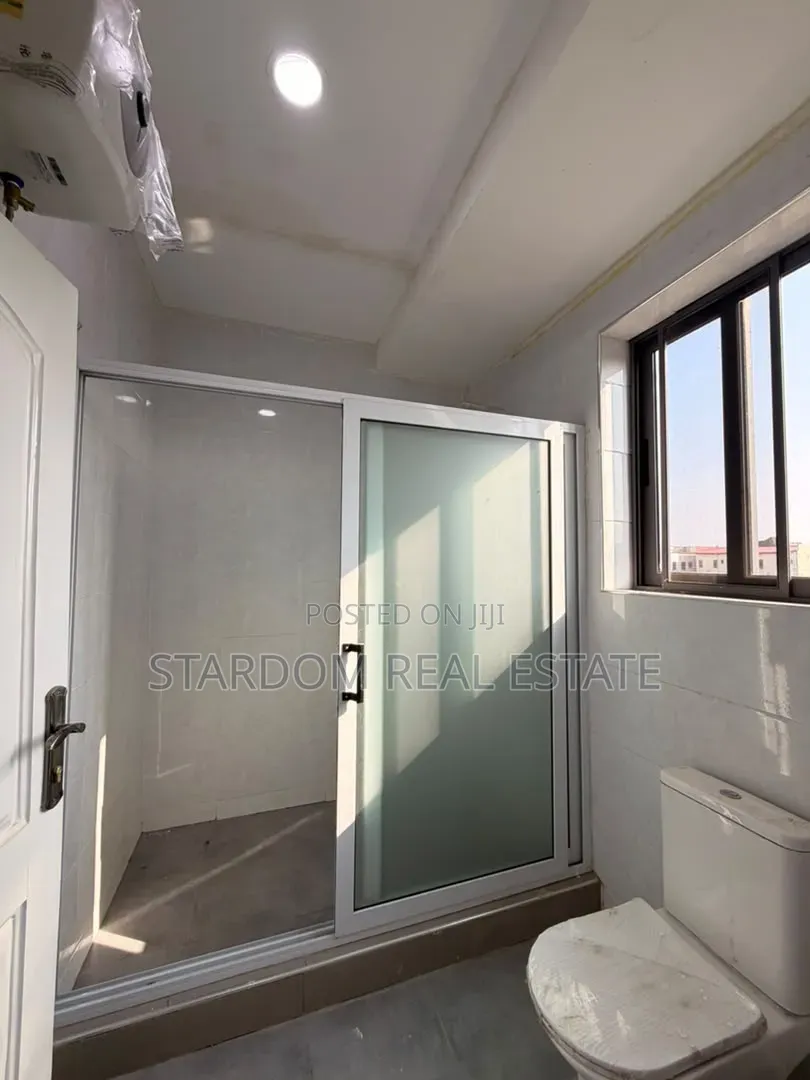 2bdrm Townhouse / Terrace in Ashaley Botwe, Nmai-Dzorn for rent