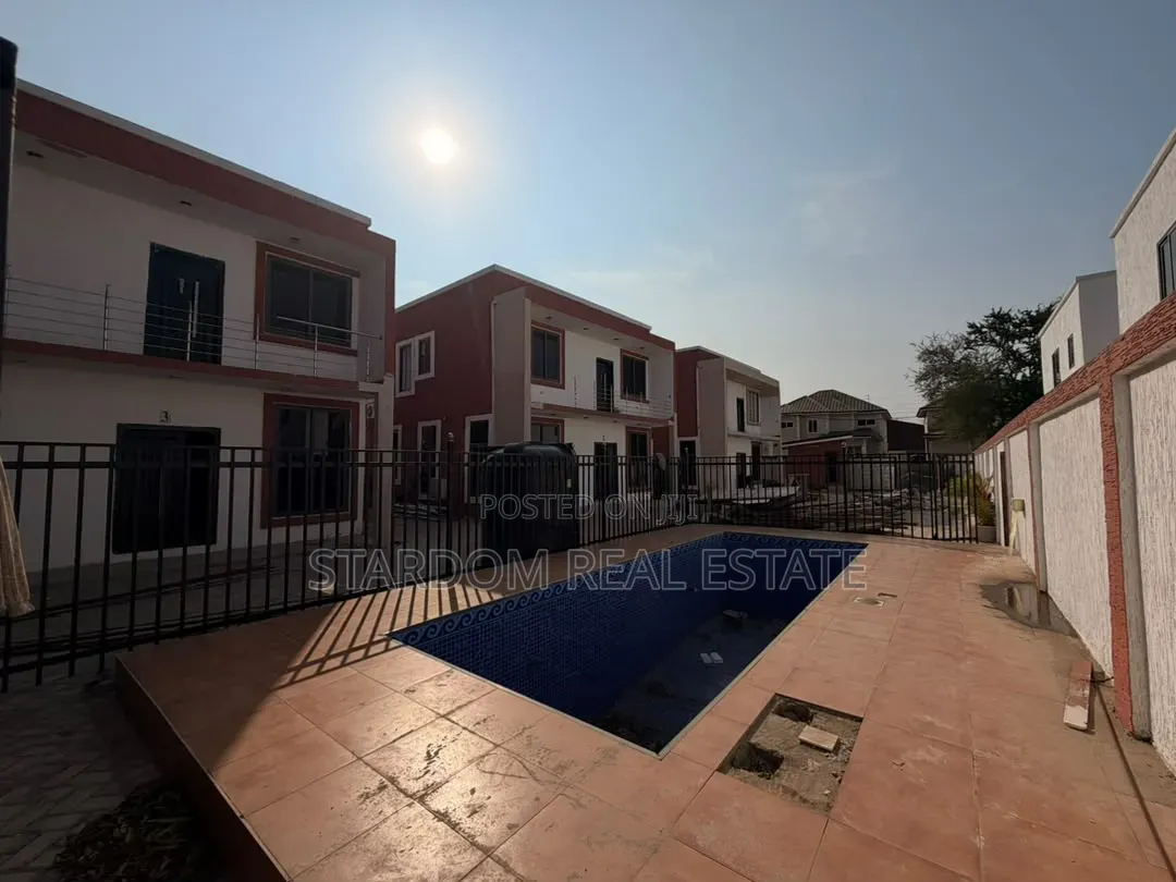 2bdrm Townhouse / Terrace in Ashaley Botwe, Nmai-Dzorn for rent