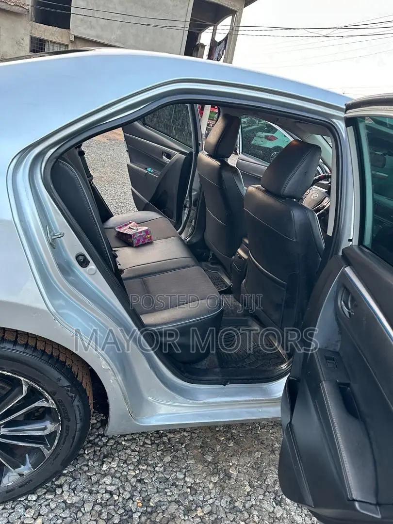 Toyota Corolla S 4dr Sedan (1.8L 4cyl CVT) 2015 Silver