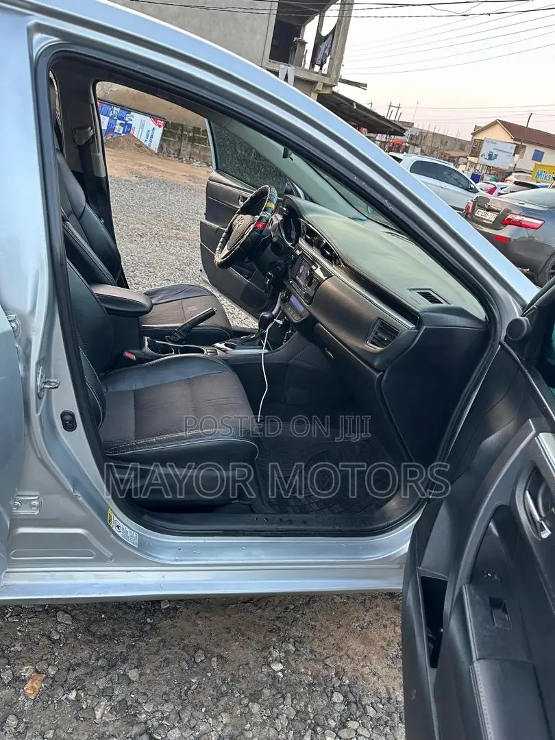 Toyota Corolla S 4dr Sedan (1.8L 4cyl CVT) 2015 Silver