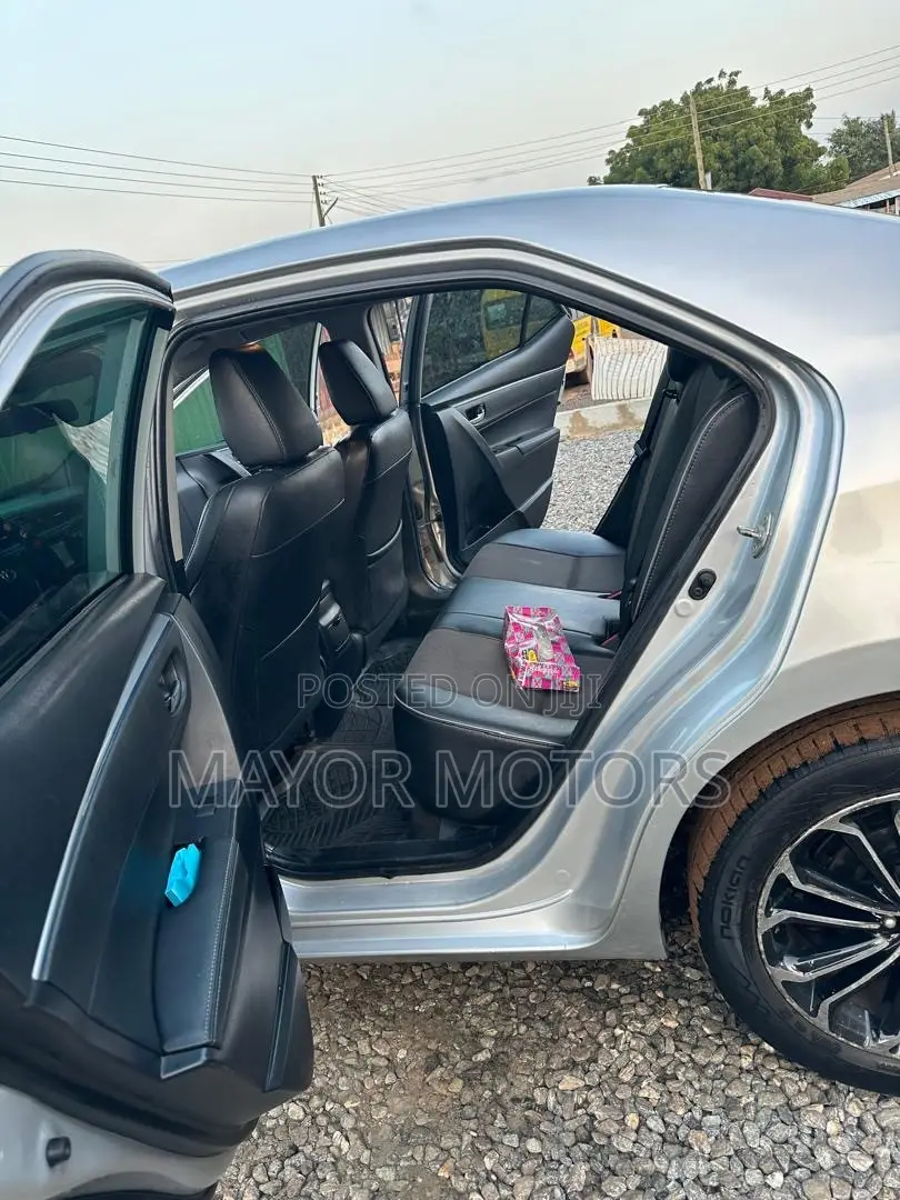 Toyota Corolla S 4dr Sedan (1.8L 4cyl CVT) 2015 Silver