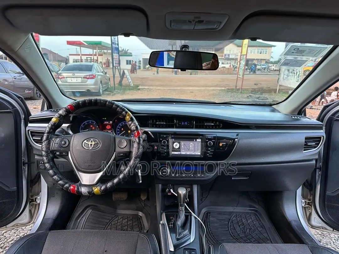 Toyota Corolla S 4dr Sedan (1.8L 4cyl CVT) 2015 Silver