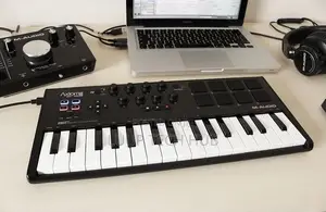 M Audio Axiom Air 32