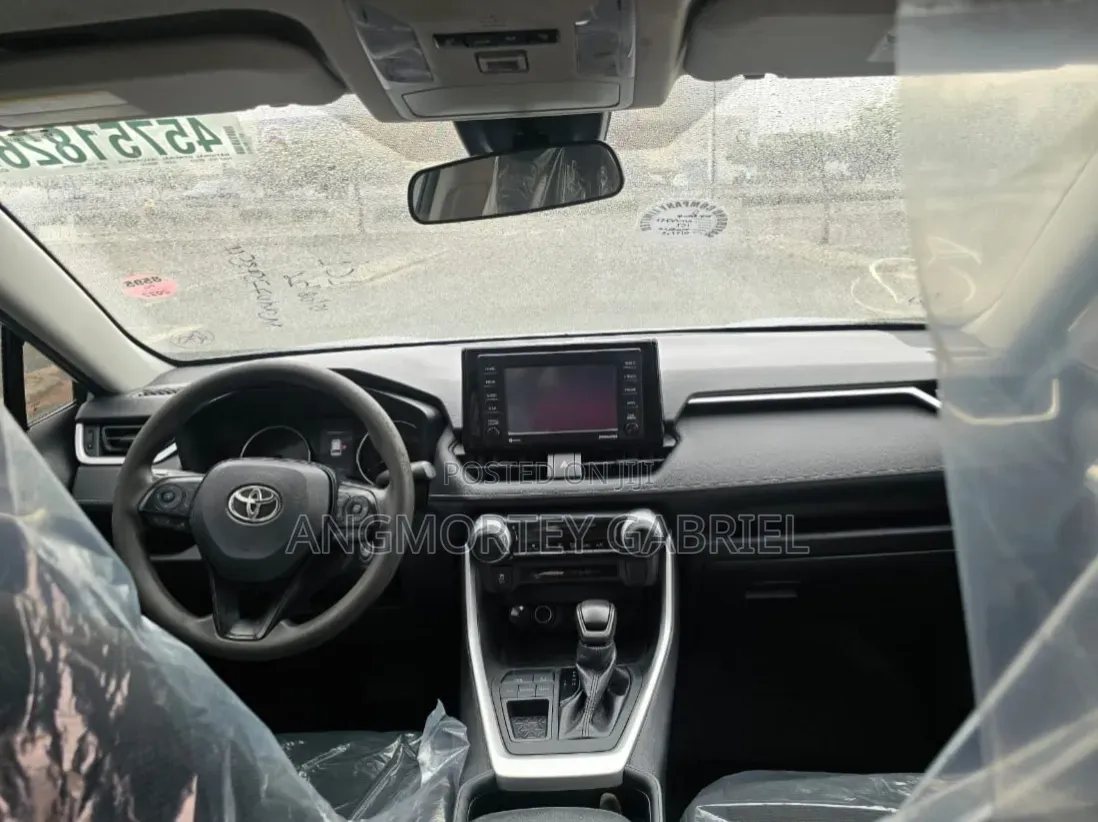 Toyota RAV4 2021 Silver