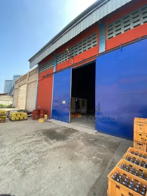 Warehouse 1400 Square Meter for Rent at Spintex