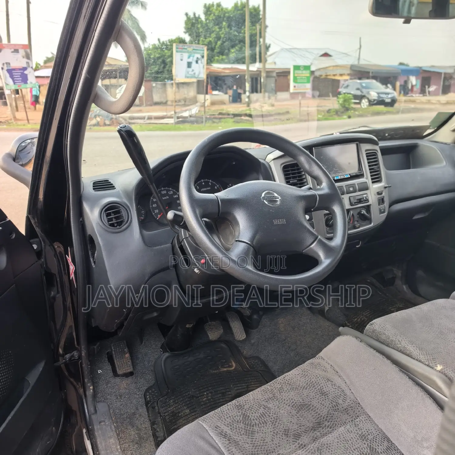 Nissan NV200 2011 Green