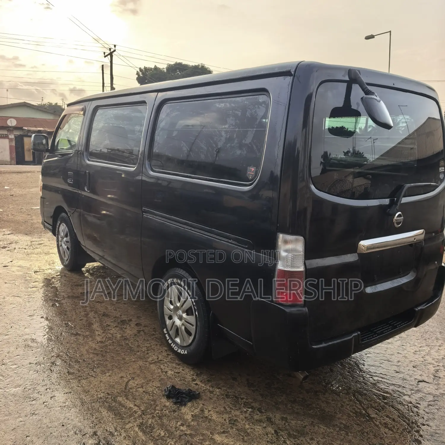 Nissan NV200 2011 Green