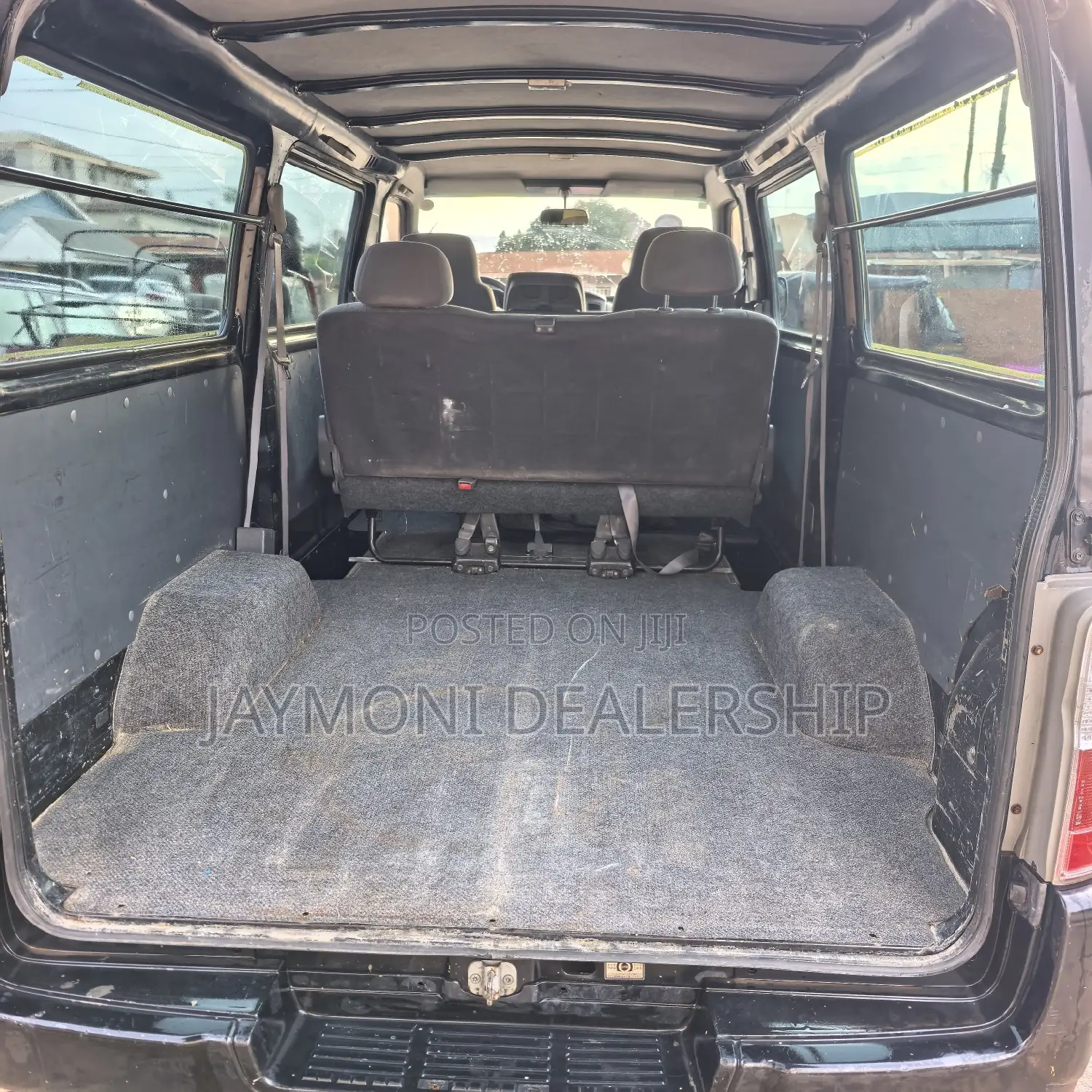 Nissan NV200 2011 Green