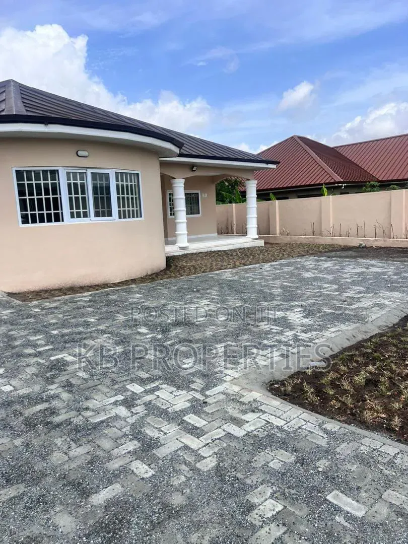 3bdrm House in Kb Properties, New Legon for sale