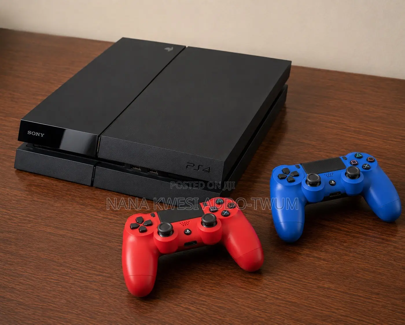 Jailbreak PS4 Standard + 2 Controllers – Excellent Condition