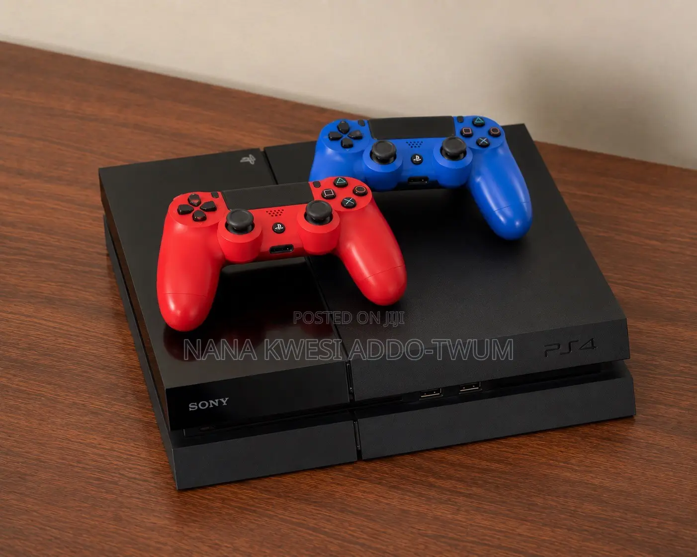 Jailbreak PS4 Standard + 2 Controllers – Excellent Condition