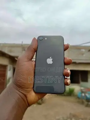 Apple iPhone SE (2020) 64 GB Red