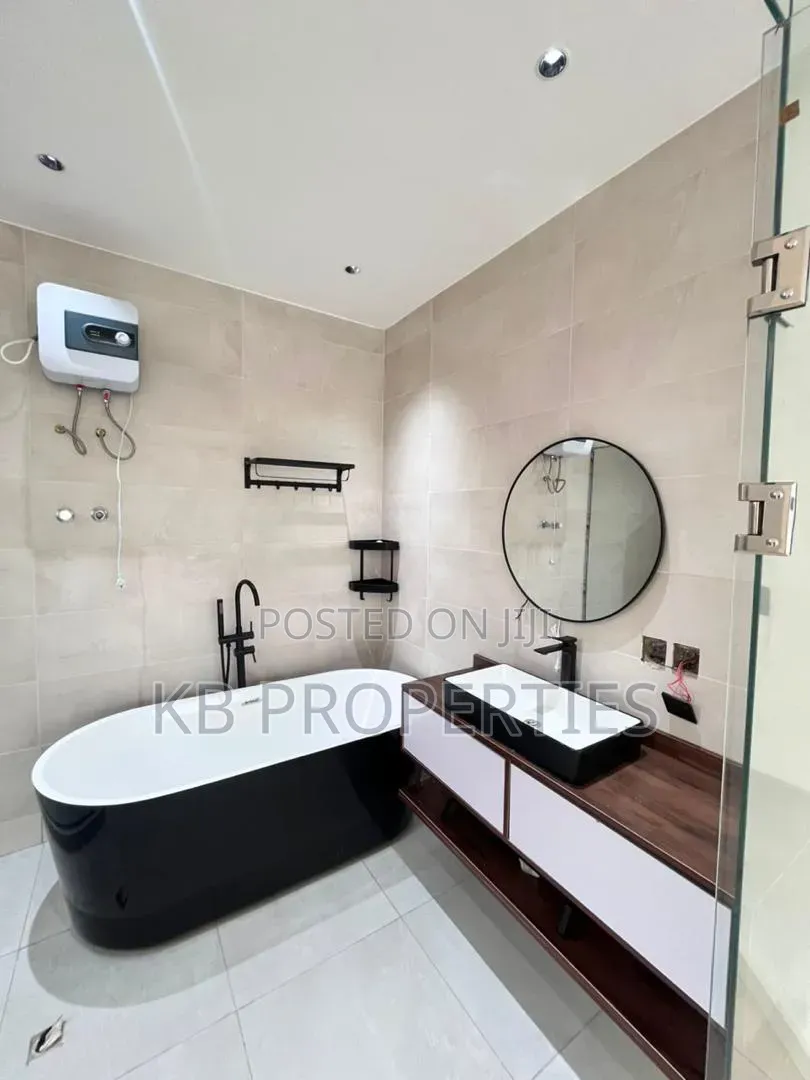 4bdrm House in Kb Properties, New Legon for sale