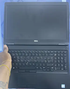 Laptop Dell Latitude 15 5580 16GB Intel Core i5 HDD+SSD 500GB