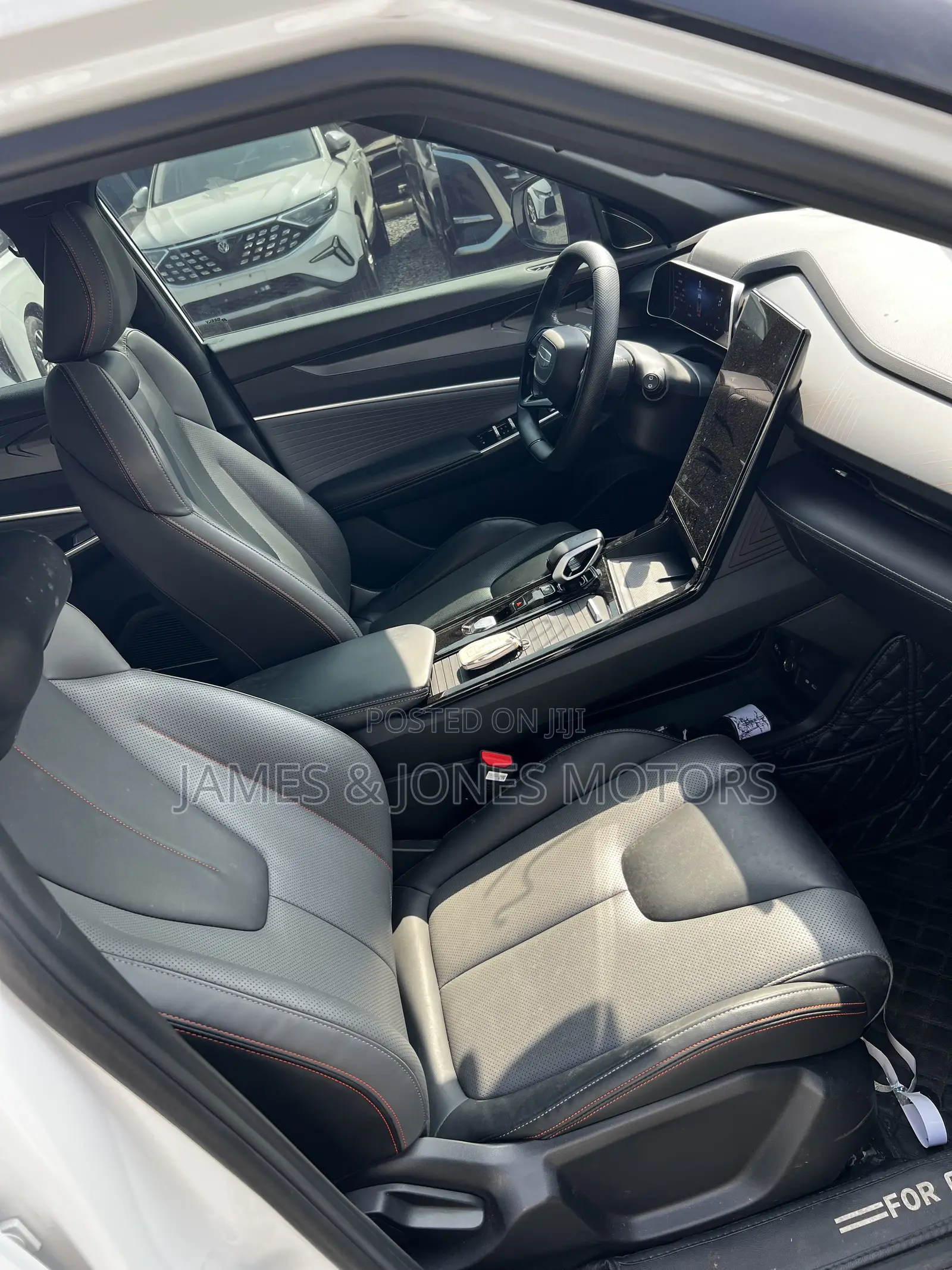 Geely Boyue 2023 White