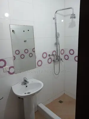 5bdrm House in Bayutech Ghana, Community 25 for sale