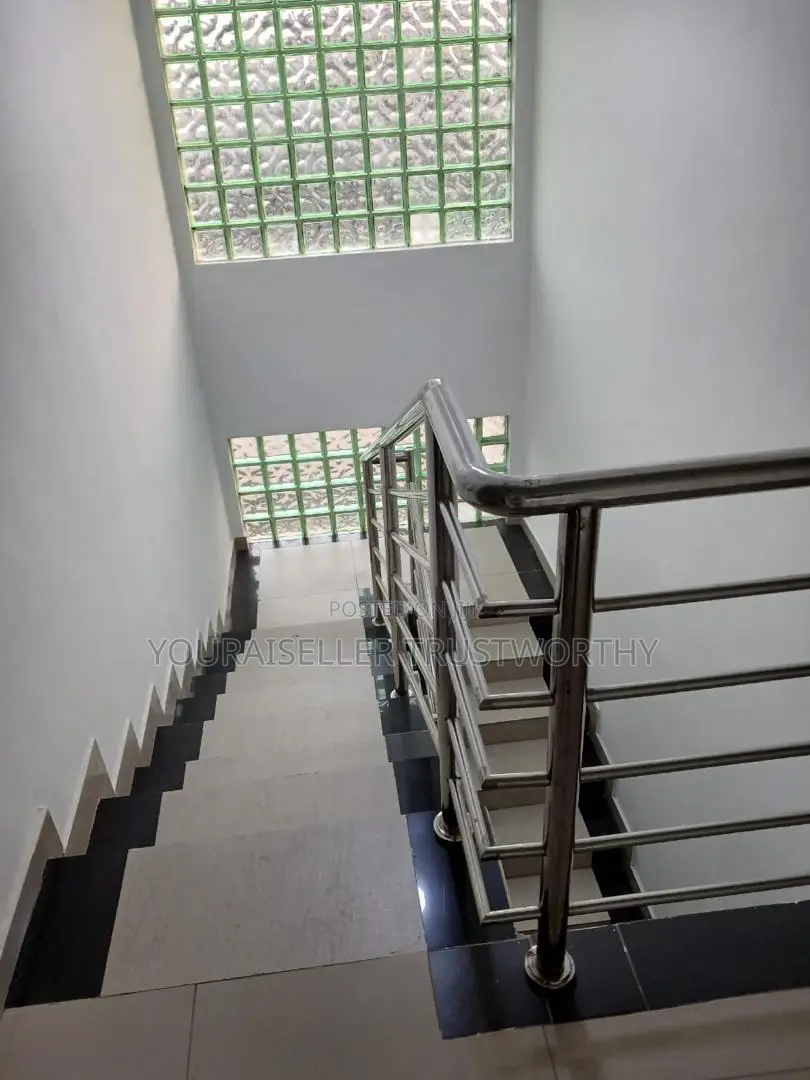 5bdrm House in Bayutech Ghana, Community 25 for sale