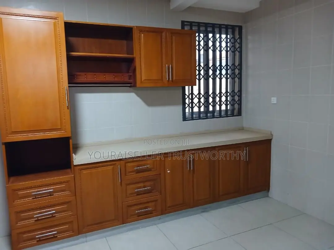5bdrm House in Bayutech Ghana, Community 25 for sale