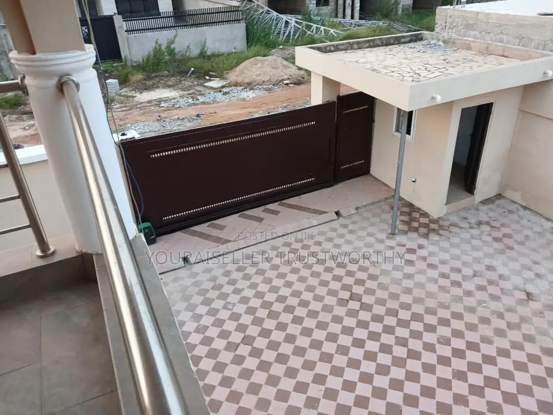 5bdrm House in Bayutech Ghana, Community 25 for sale