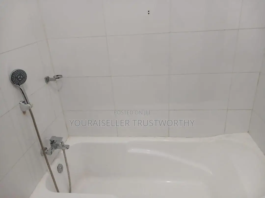 5bdrm House in Bayutech Ghana, Community 25 for sale