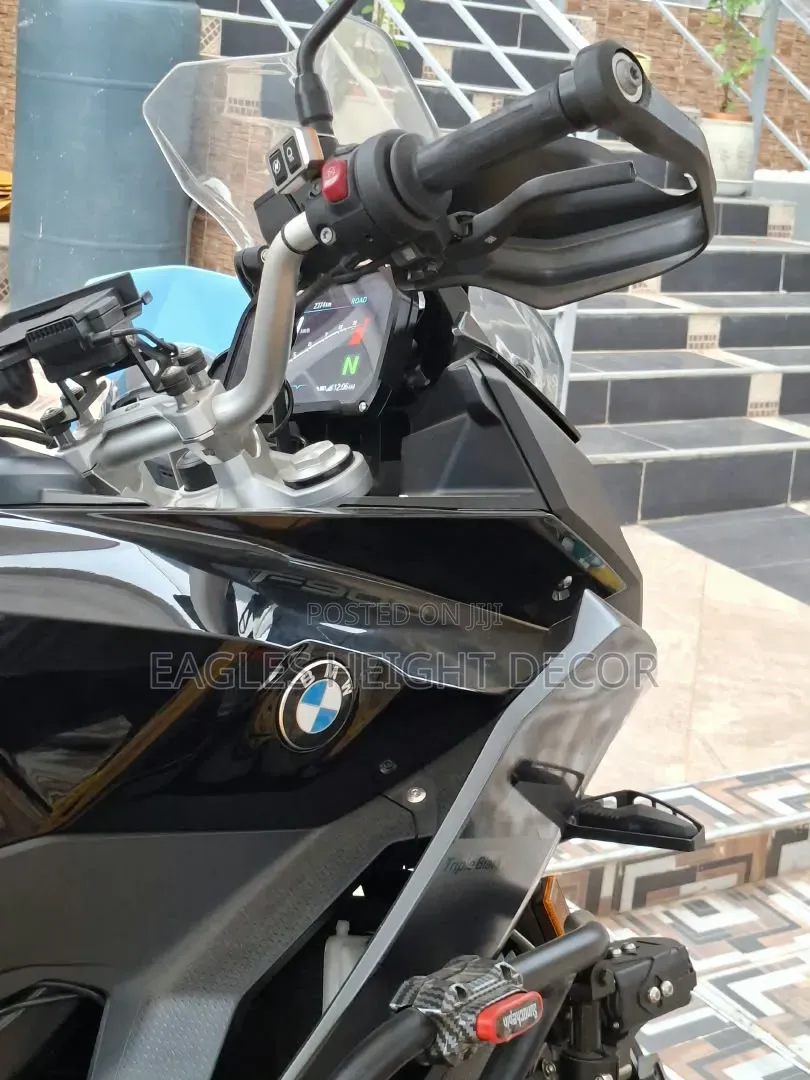 BMW 2024 Black