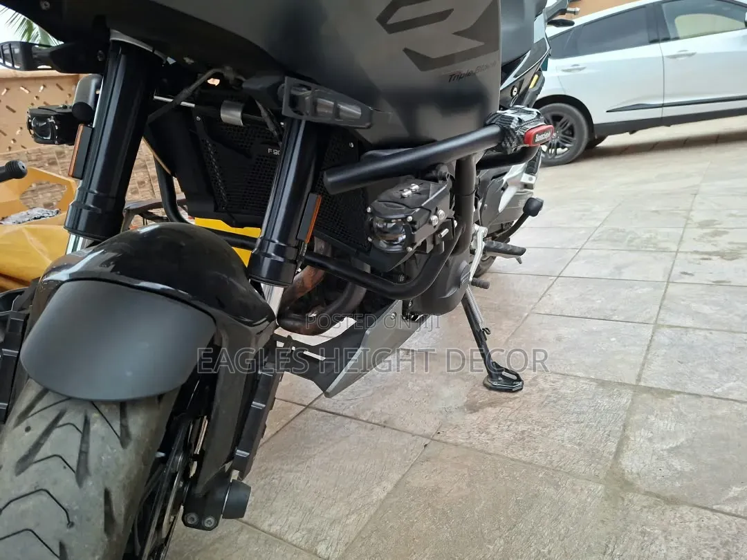 BMW 2024 Black