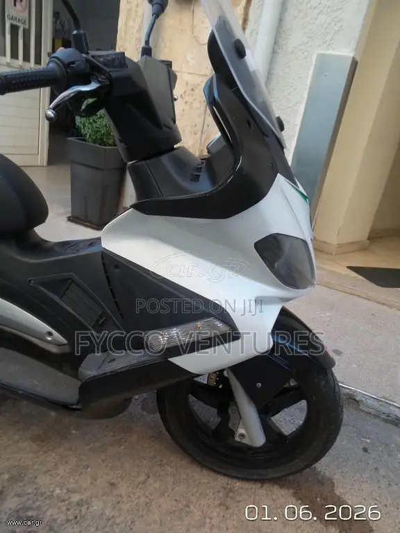 Aprilia SR 2016 White