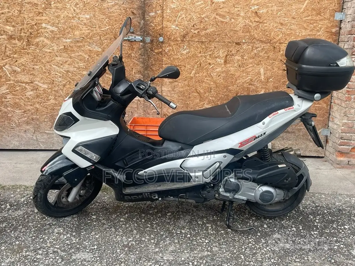 Aprilia SR 2016 White