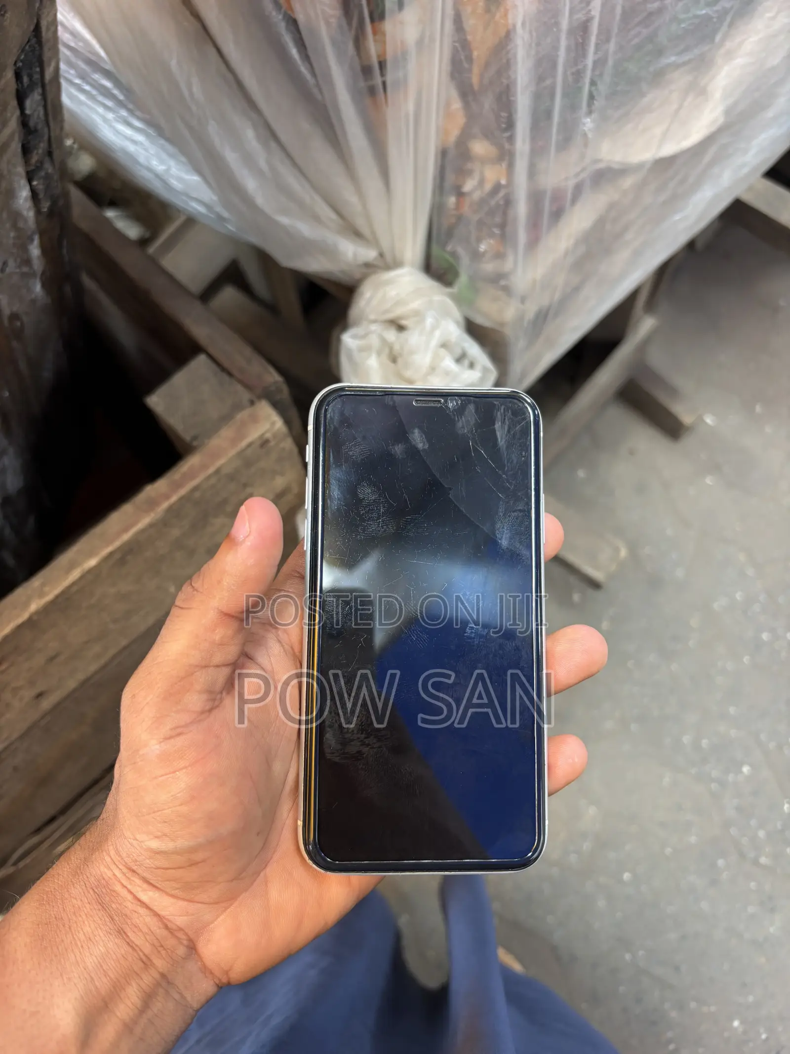 Apple iPhone XR 64 GB White