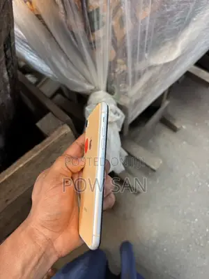 Apple iPhone XR 64 GB White