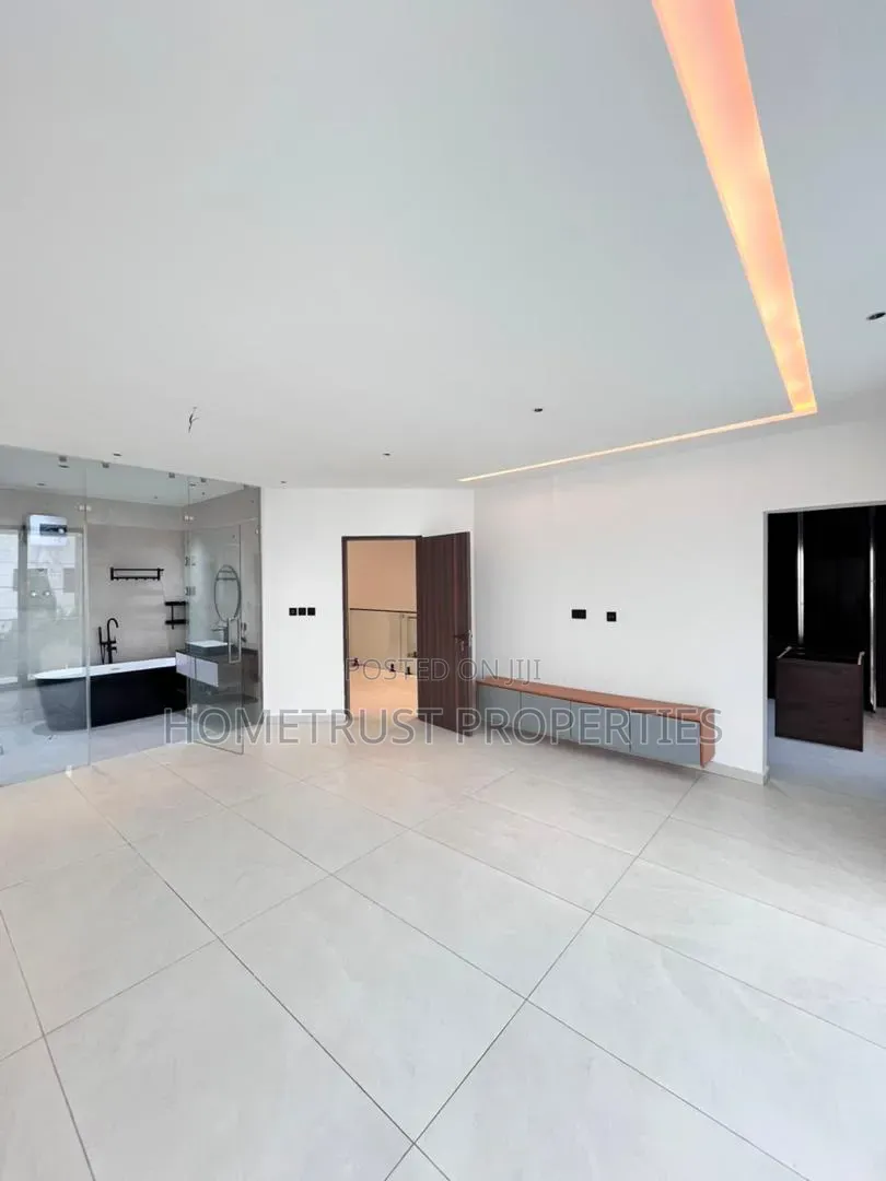 4bdrm Duplex in East Legon Hills, Boundary Road Area for sale