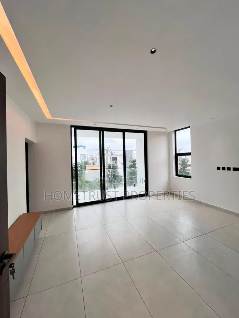 4bdrm Duplex in East Legon Hills, Boundary Road Area for sale