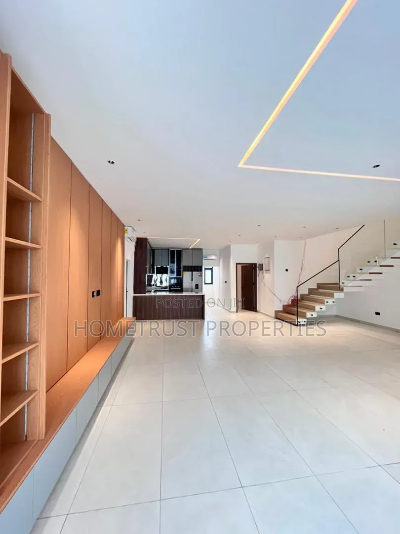 4bdrm Duplex in East Legon Hills, Boundary Road Area for sale