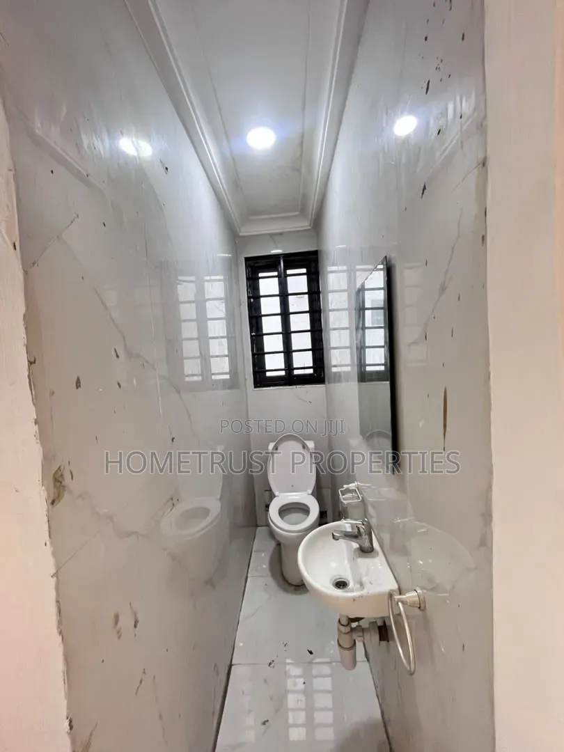 4bdrm Duplex in East Legon Hills, Boundary Road Area for sale