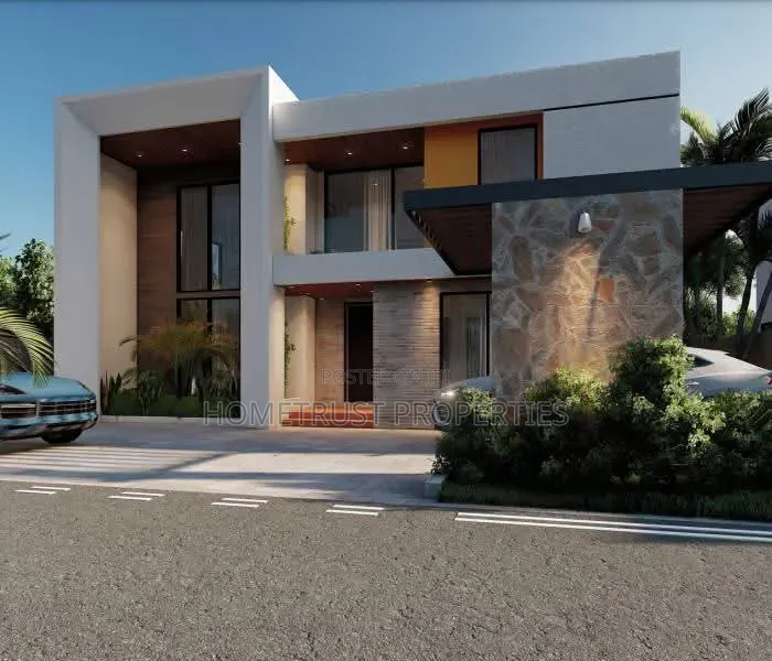 4bdrm Duplex in Sakumono for sale