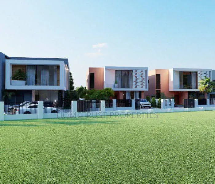 4bdrm Duplex in Sakumono for sale